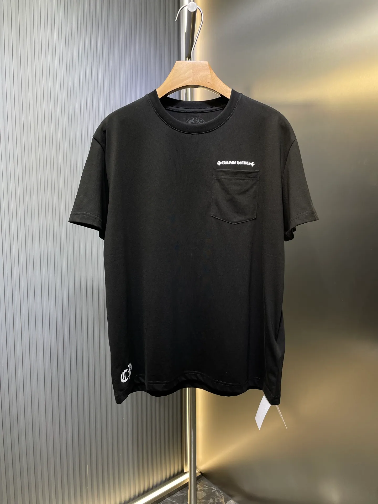 🅿️280 CH🌟【Top original order】Gypsophila cross short sleeves. Process description: The fabric is made of 26-woven 200g cotton, and the printing is made of special imported slurry. The overall alignment is straight and delicate, the fabric is comfortable and soft, and the color is consistent without color difference. It can be matched with the same style to create a fashionable look, control various occasions, customized accessories, complete three standards, the same style for men and women! ⚠️size:sml